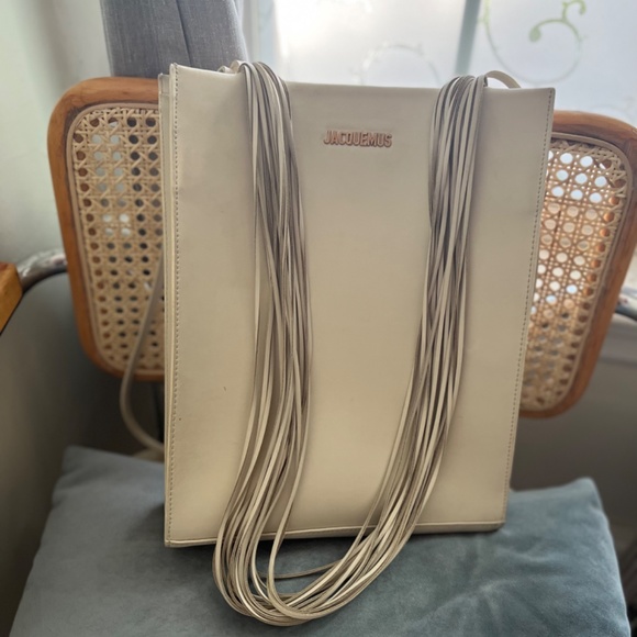 Jacquemus A4 Bag (guaranteed authentic) - Picture 2 of 8